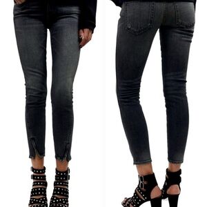 EUC AMO twist zip skinny Jean